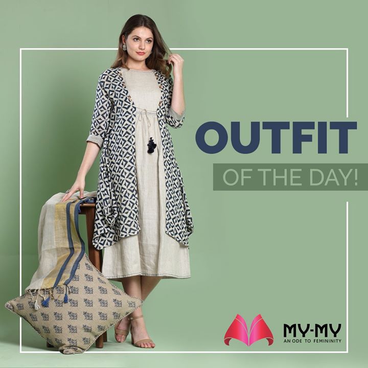 Life isn't perfect but your outfit can be! Adorn this ethnic yet modern look with symmetrical pattern and complete the look with elegant earrings and a smile.

#MyMy #MyMyCollection #EthnicCollecton #ExculsiveEnsembles #ExclusiveCollection #Ahmedabad #Gujarat #India