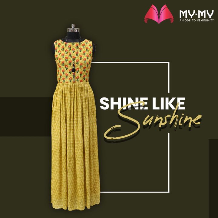 Shine like a Sunshine in this bright yellow attire with orange floral patterns on top of the gown. 

#MyMy #MyMyCollection #Clothing #Fashion #Ethnic #EthnicWear #Gown #Dress #Style #WomensFashion #ExculsiveEnsembles #ExclusiveCollection #Ahmedabad #Gujarat #India