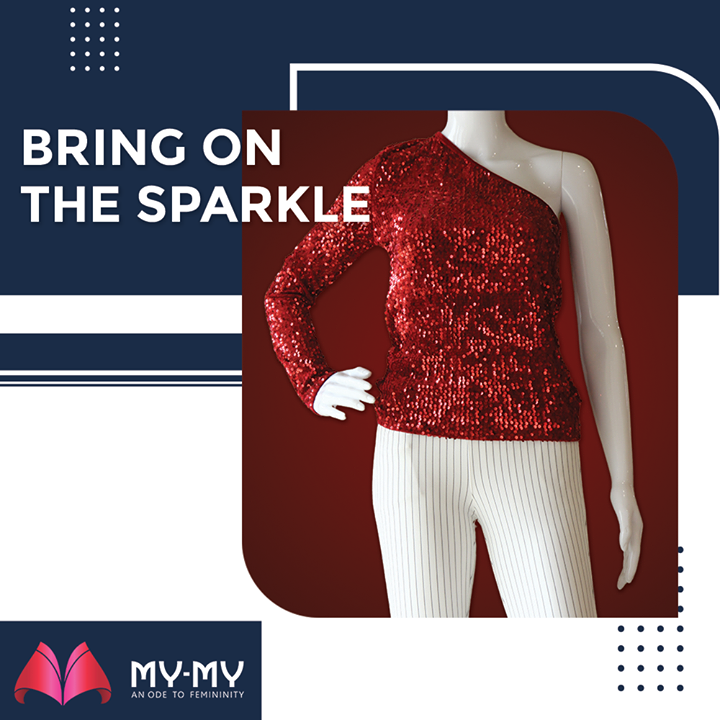 Be a Sparkling Queen on the New Years Eve! This red sequined top is here to raise your celebration spirits.

#MyMy #MyMyCollection #Clothing #Fashion #Outfit #FashionOutfit #Top #NewYearOutfit #FancyWear #WinterOutfits #Style #WomensFashion #Ahmedabad #SGHighway #SGRoad #CGRoad #Gujarat #India