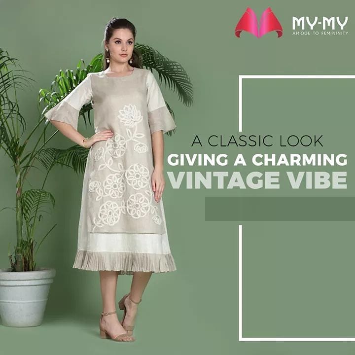 Offering you a classic look that gives a charming vintage vibe in this bright summer season.

#Classiclook #Vintage #FashionNeeds #MyMy #MyMyCollection #ExculsiveEnsembles #ExclusiveCollection #Ahmedabad #Gujarat #India