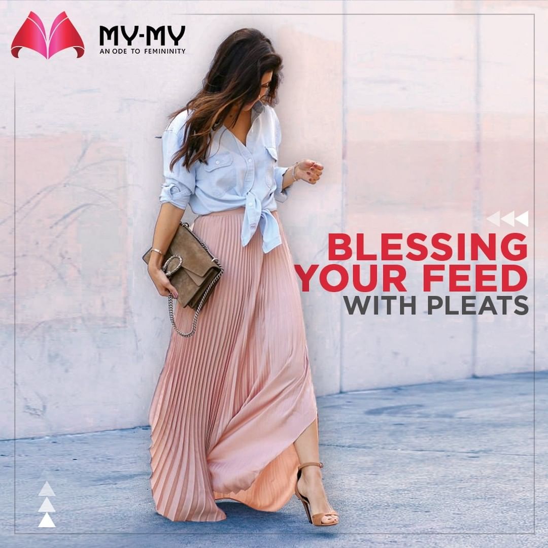 Here to bless your feed with pleats. The combination of a shirt and skirt is adorable. Paired with a statement bag and heels, this is a look to swear by.

#MyMy #MyMyCollection #Clothing #Fashion #Outfit #FashionOutfit #Top #KnotTop #PastelOutfit #WinterDresses #CasualWear #WinterOutfits #Style #WomensFashion #Ahmedabad #SGHighway #SGRoad #CGRoad #Gujarat #India