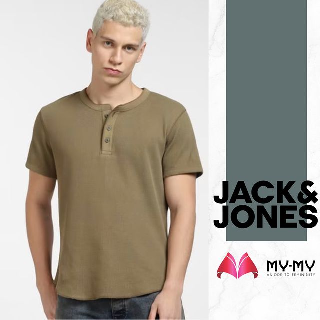 Make a statement without saying a word. Jack & Jones' cool men's t-shirts speak for themselves. Want one? Shop now, exclusively from My-My! 

#mensfashion #fashion #menswear #style #menstyle #mensstyle #ootd #men #fashionblogger #streetstyle #instagood #streetwear #model #instafashion #fashionstyle #love #photography #like #photooftheday #lifestyle #fashionista #menwithstyle