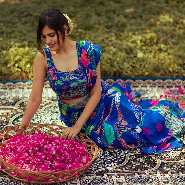 My-My,  MyMy, MyMyCollection, Flowers, Floralprints, Floral, Yellowcolor, Brightyellow, WesternOutfits, vibrantcolors, ExculsiveEnsembles, ExclusiveCollection, Ahmedabad, Gujarat, India